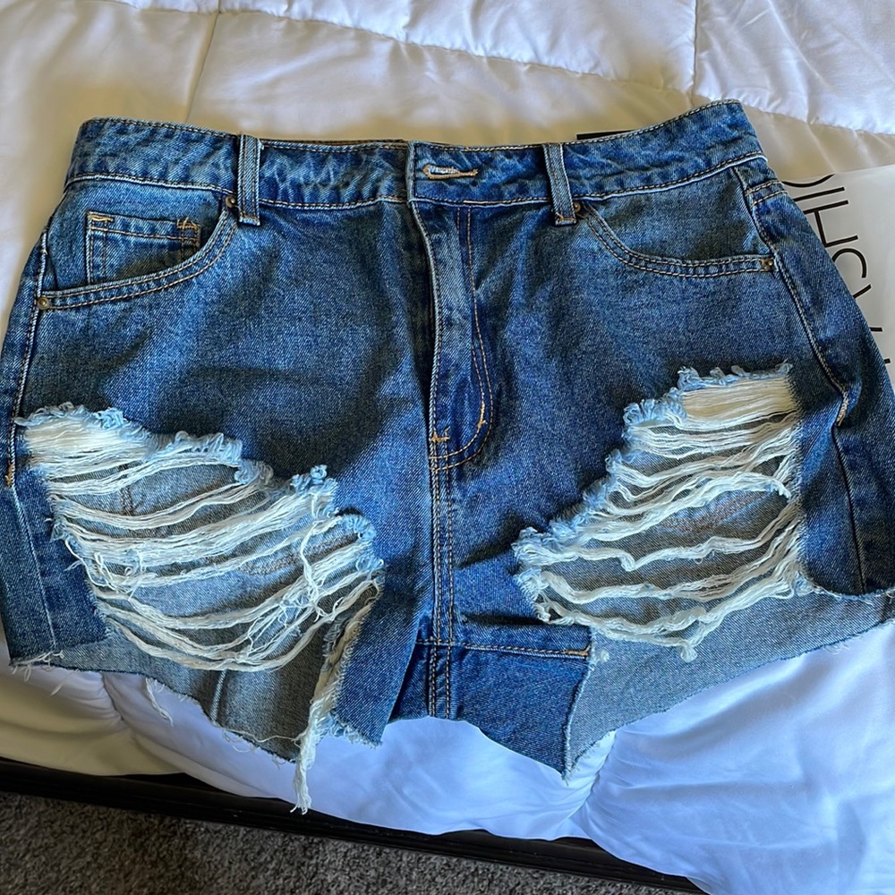 Fashion Nova Denim Distressed shorts